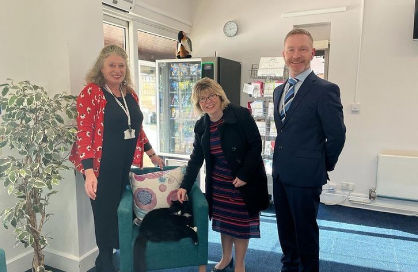 Maria Caulfield, MP for Lewes, visits St Peter and St James Hospice